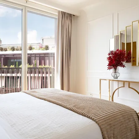 Sa Bandeira Signature